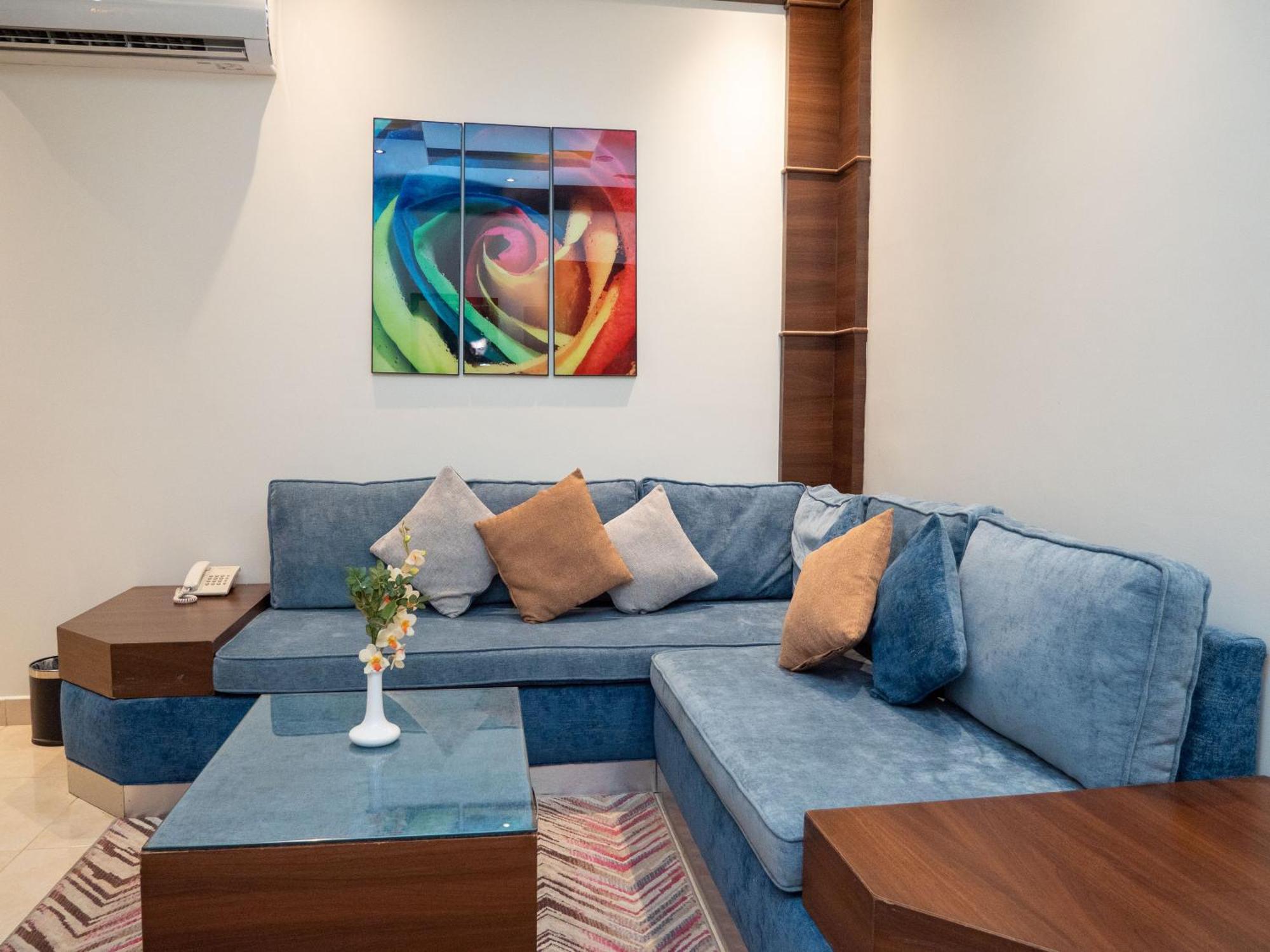 Innyar Hotel Ar Riyad Esterno foto